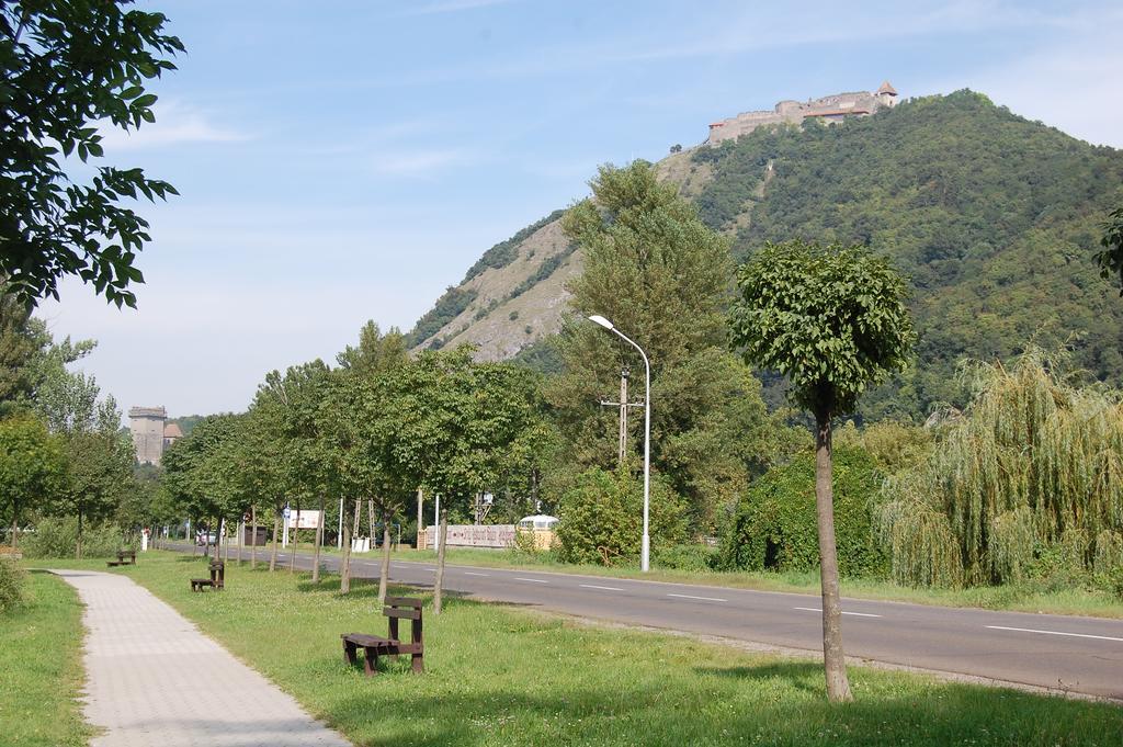 Csukavoelgyi Apartman Visegrád Exterior foto